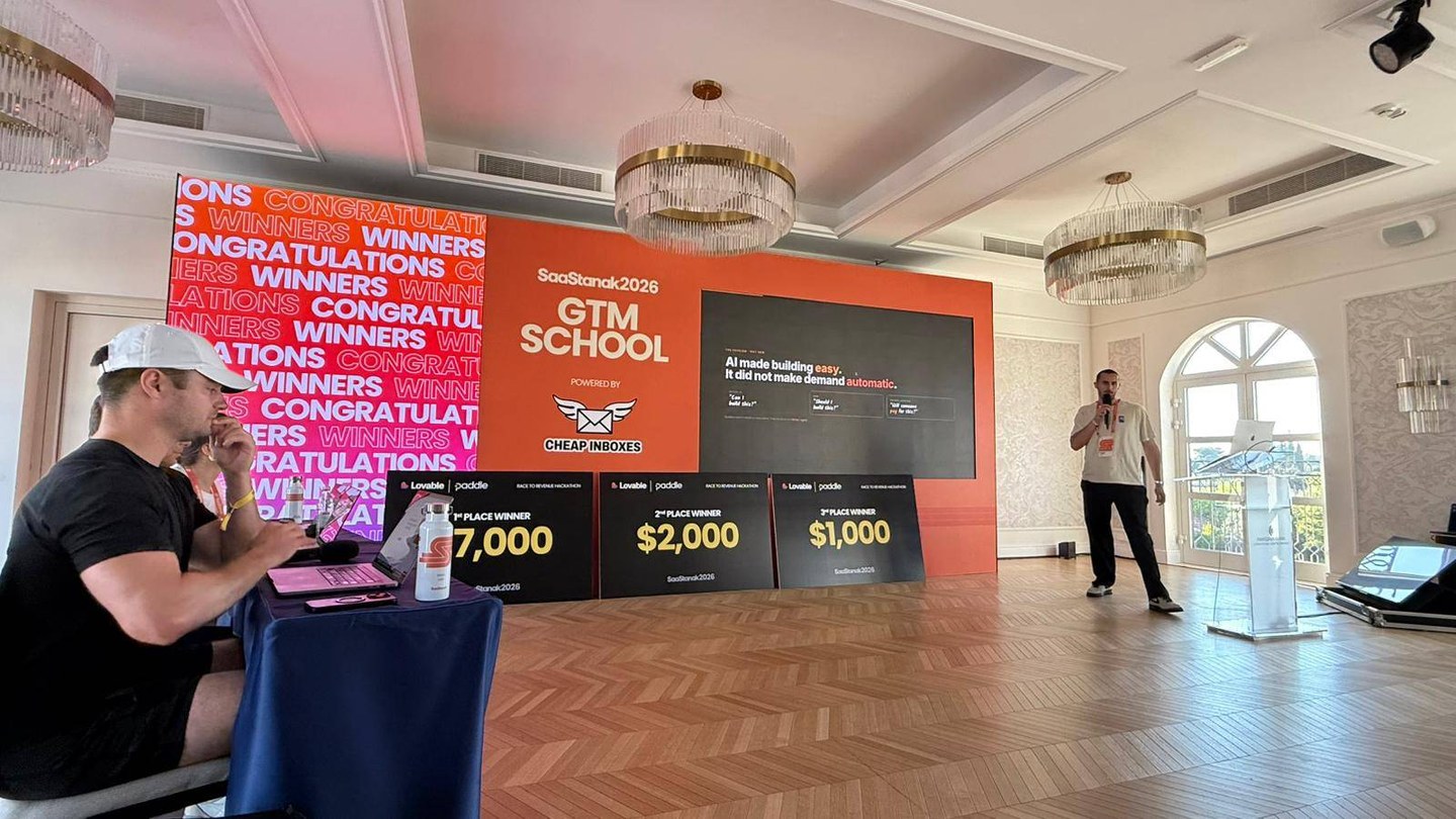 pitching the 2-hour MVP at the SaaStanak hackathon